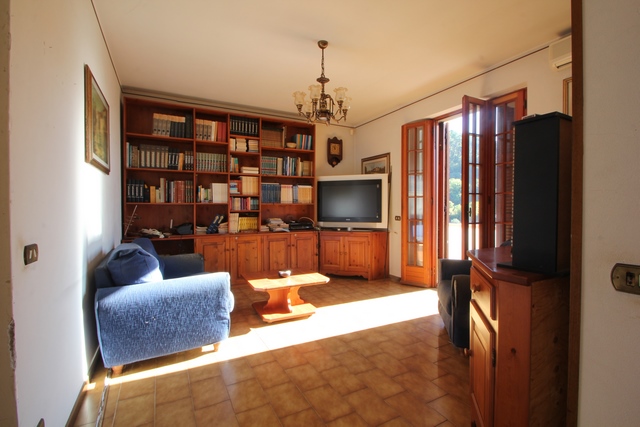 Renovierungsobjekt – Haus in den Hügeln bei Sarzana, Ligurien