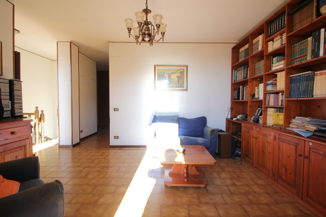 Renovierungsobjekt – Haus in den Hügeln bei Sarzana, Ligurien