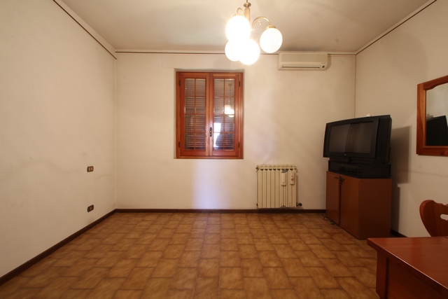 Renovierungsobjekt – Haus in den Hügeln bei Sarzana, Ligurien