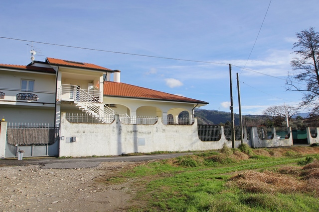 Large house in Massa-Montignoso