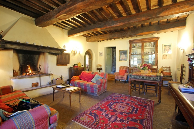 Traditional Tuscan Villa with Sea Views & Olive Grove