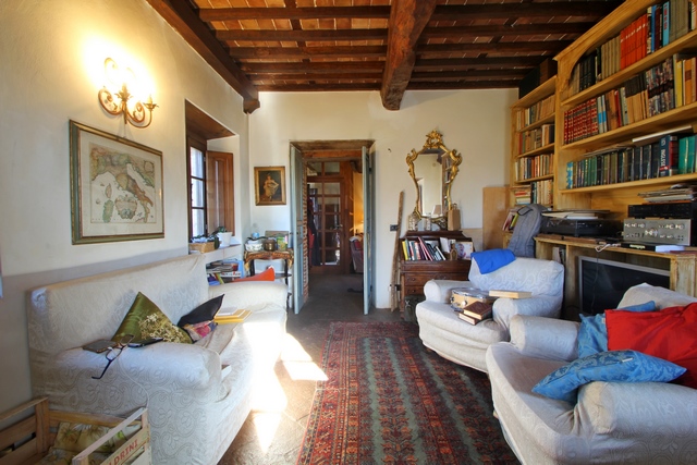 Traditional Tuscan Villa with Sea Views & Olive Grove