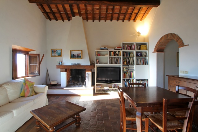 Traditional Tuscan Villa with Sea Views & Olive Grove