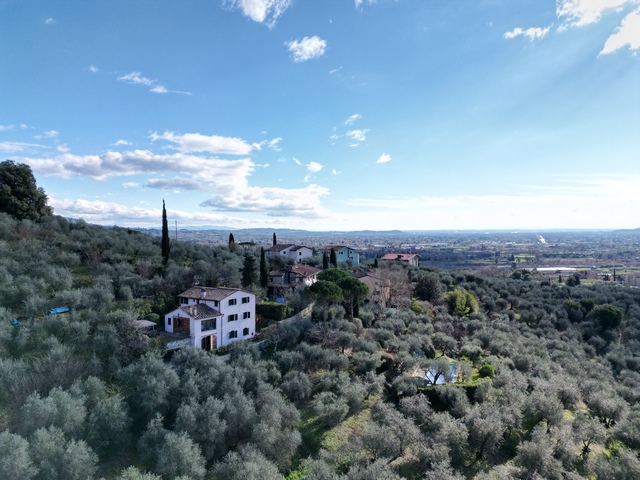 Casale ristrutturato con panorama toscano