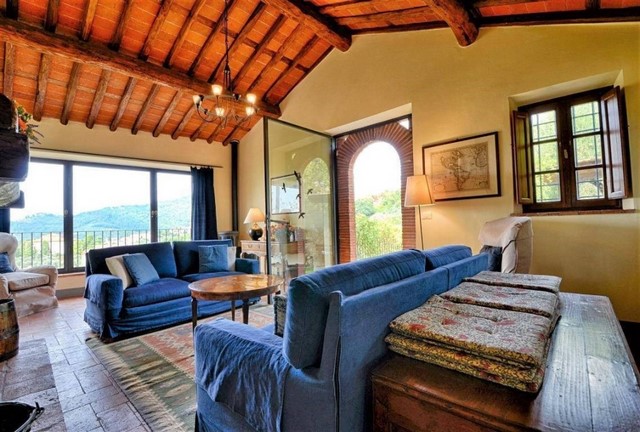 Magnificent country house near Lucca