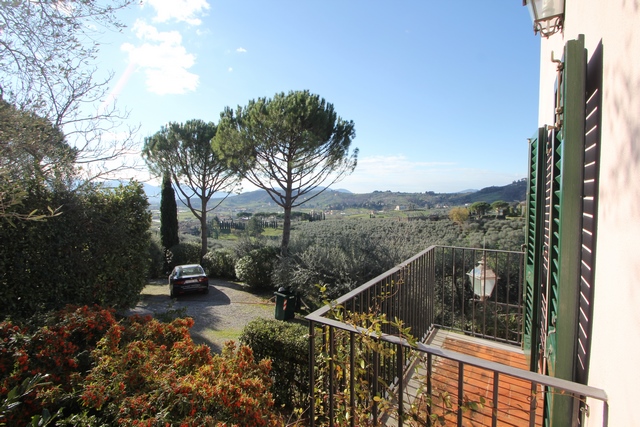 Casale ristrutturato con panorama toscano