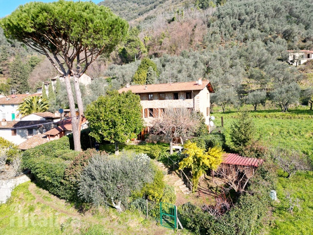 Tuscan stone house near Camaiore