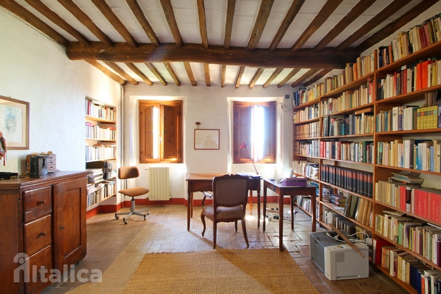 Tuscan stone house near Camaiore