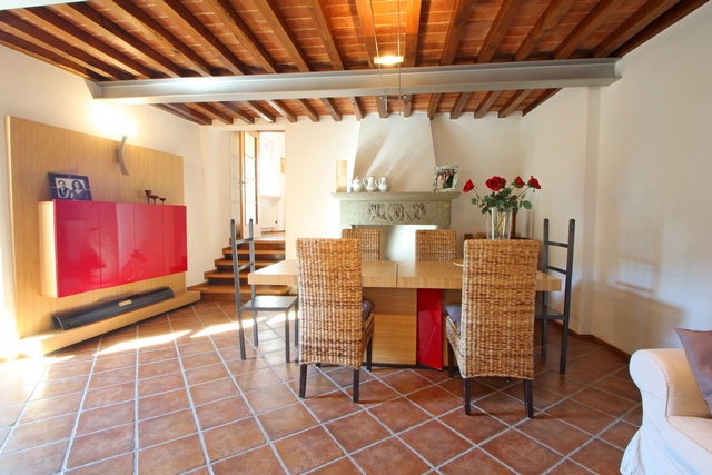 Perfectly restored stone house with pool above Camaiore