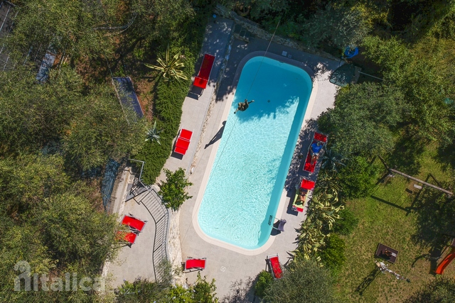 Villa Artistica con Vista Mare & Piscina – Camaiore
