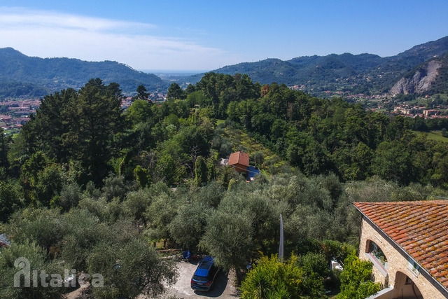 Villa Artistica con Vista Mare & Piscina – Camaiore