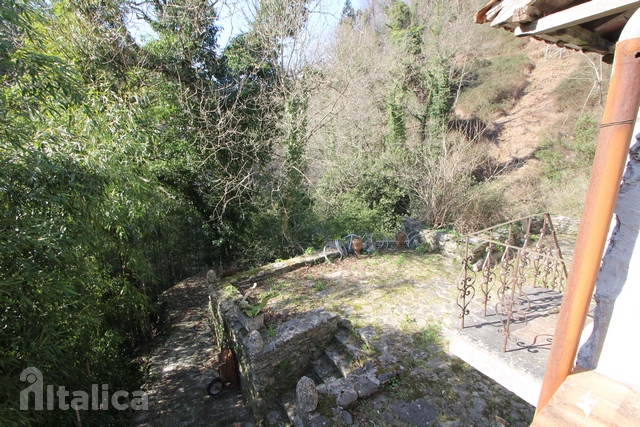 Steinhaus 10 Minuten nach Stazzema