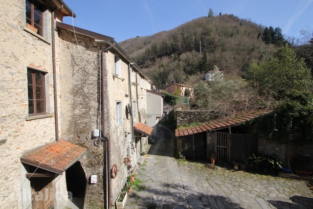 Casa in Pietra Storica Vicino a Stazzema – Versilia, Toscana