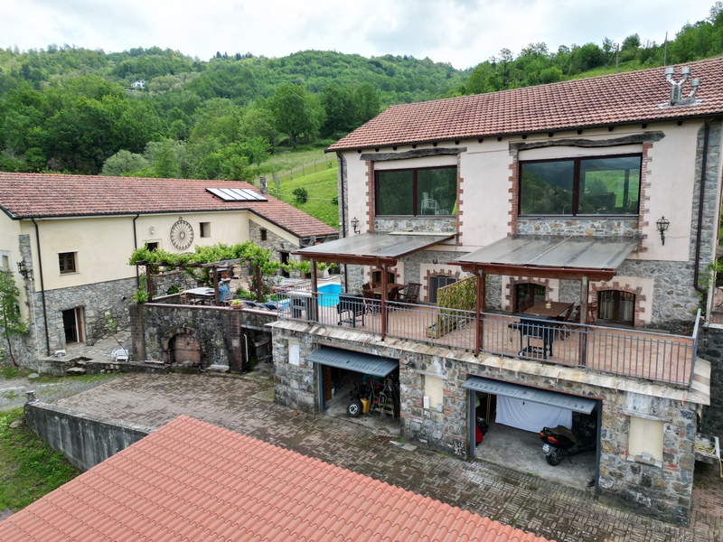Bauernhof mit 13ha Land in Ligurien