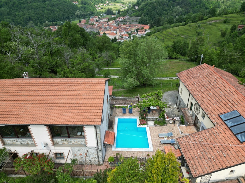 Small Farm with Guesthouse, Stables & 13ha Land Near Cinque Terre