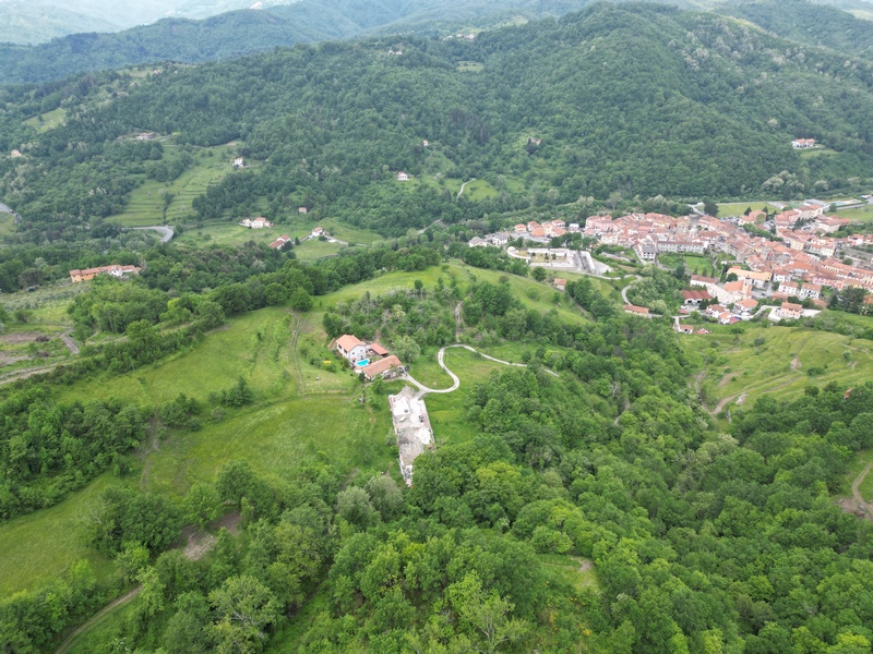 Bauernhof mit 13ha Land in Ligurien