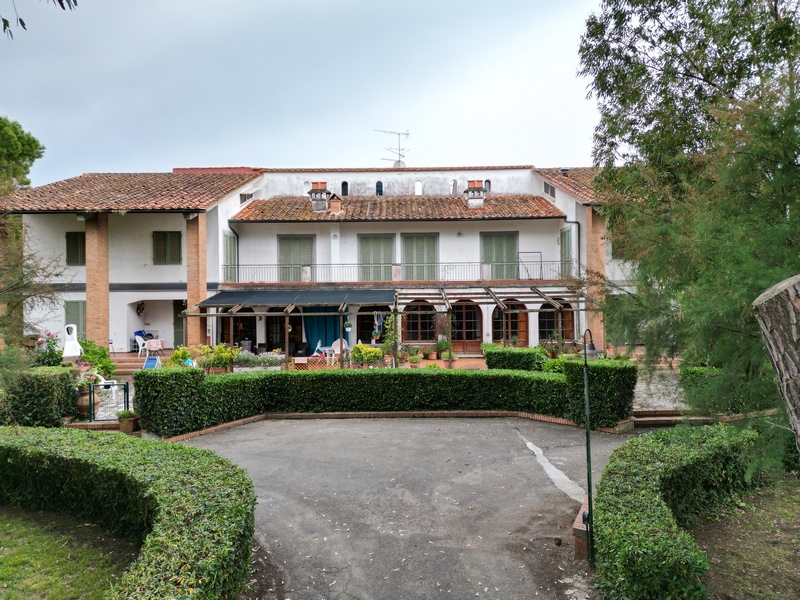 Seafront Estate in Tuscany with Private Mooring & Park – Renovation Opportunity
