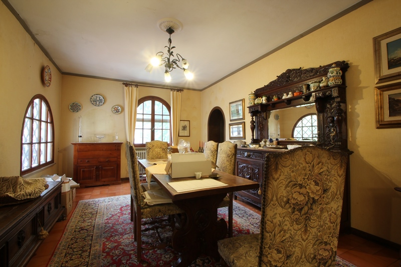 Seafront Estate in Tuscany with Private Mooring & Park – Renovation Opportunity