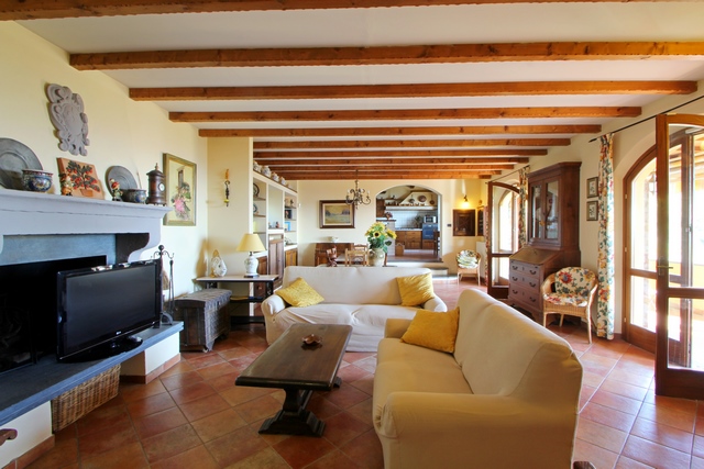 Exclusive Tuscan Villa with Vineyard, Sea View & Pool in Candia, Massa