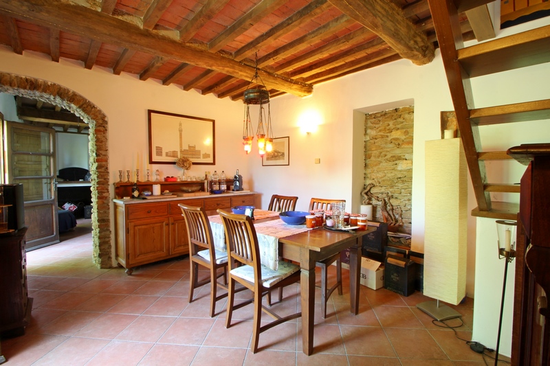 Haus mit Garten im Steindorf Giustagnana