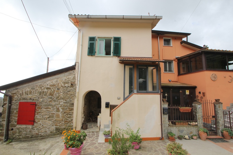 Small house with sea view in Tuscany