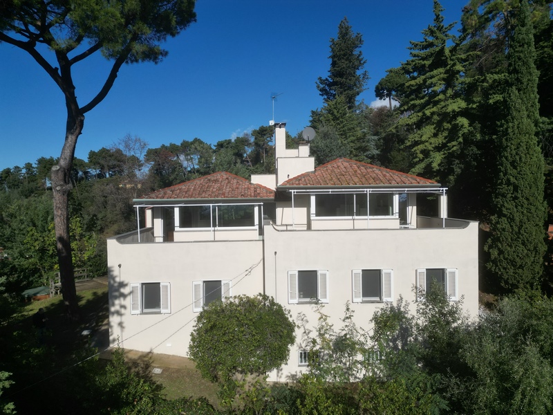 Villa con vista mare verso Camaiore