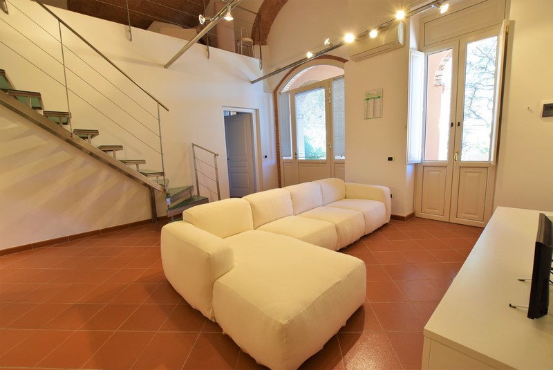 Proprietà Unica sul Mare all'Isola d'Elba con Terreno Privato