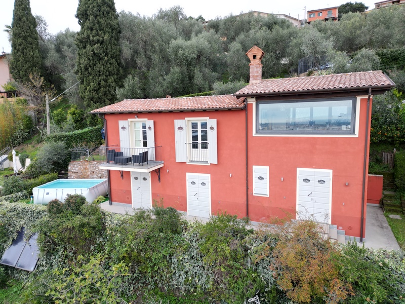 Villa in Corsanico with sea view