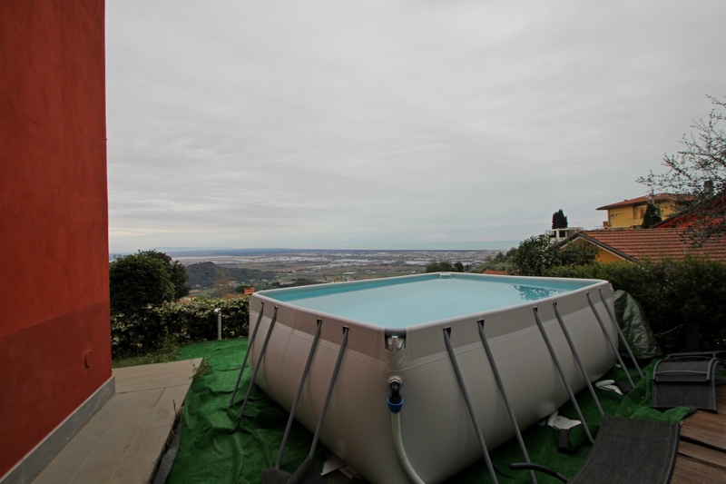 Villa in Corsanico with sea view