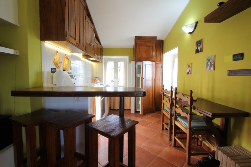 Rustico part with sea view and garden in Corsanico