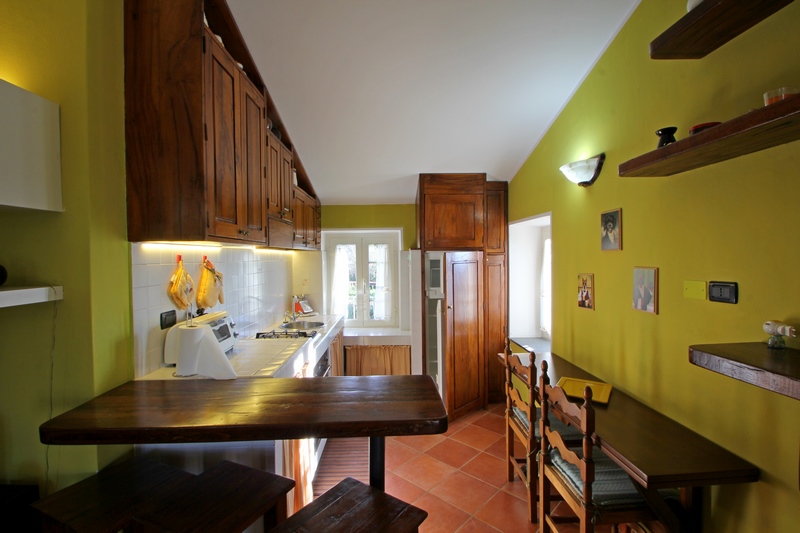 Rustico part with sea view and garden in Corsanico