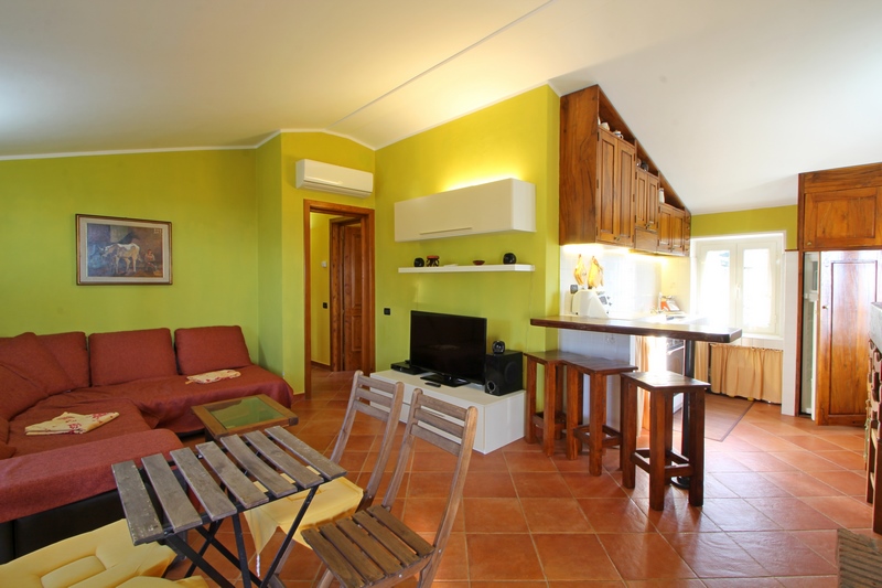 Rustico part with sea view and garden in Corsanico