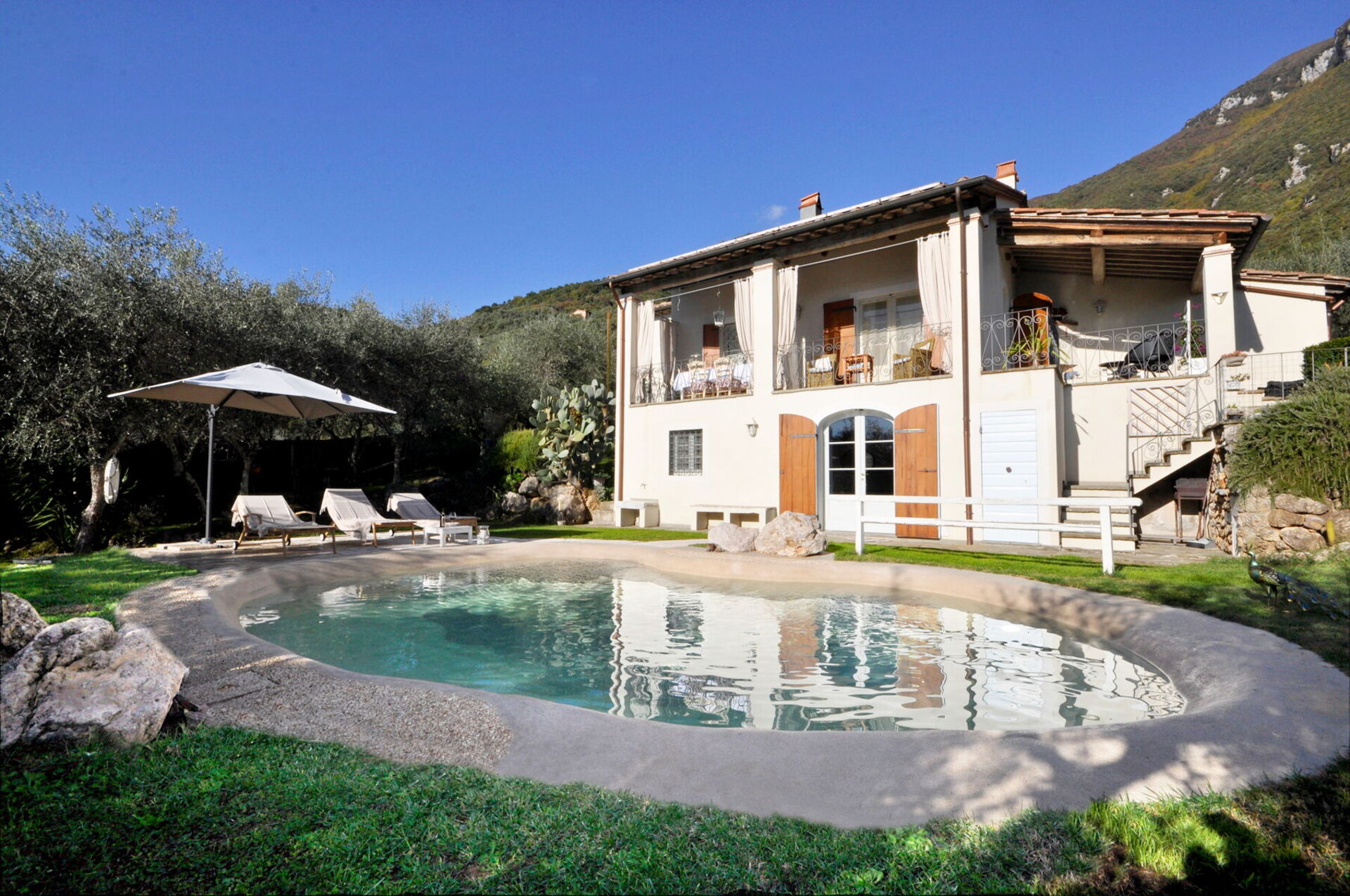 Tuscan Villa with Pool & Olive Grove – Montebello di Camaiore