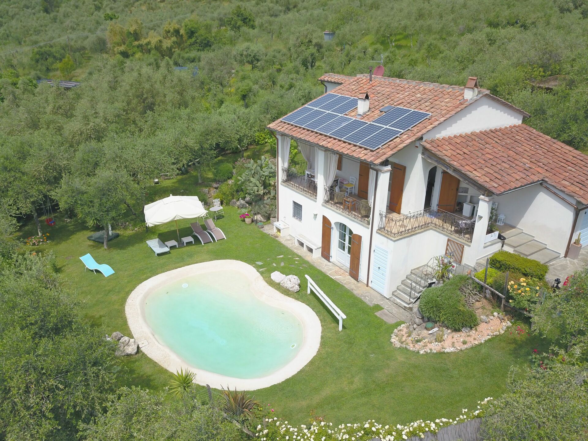 Steinhaus mit Pool bei Camaiore