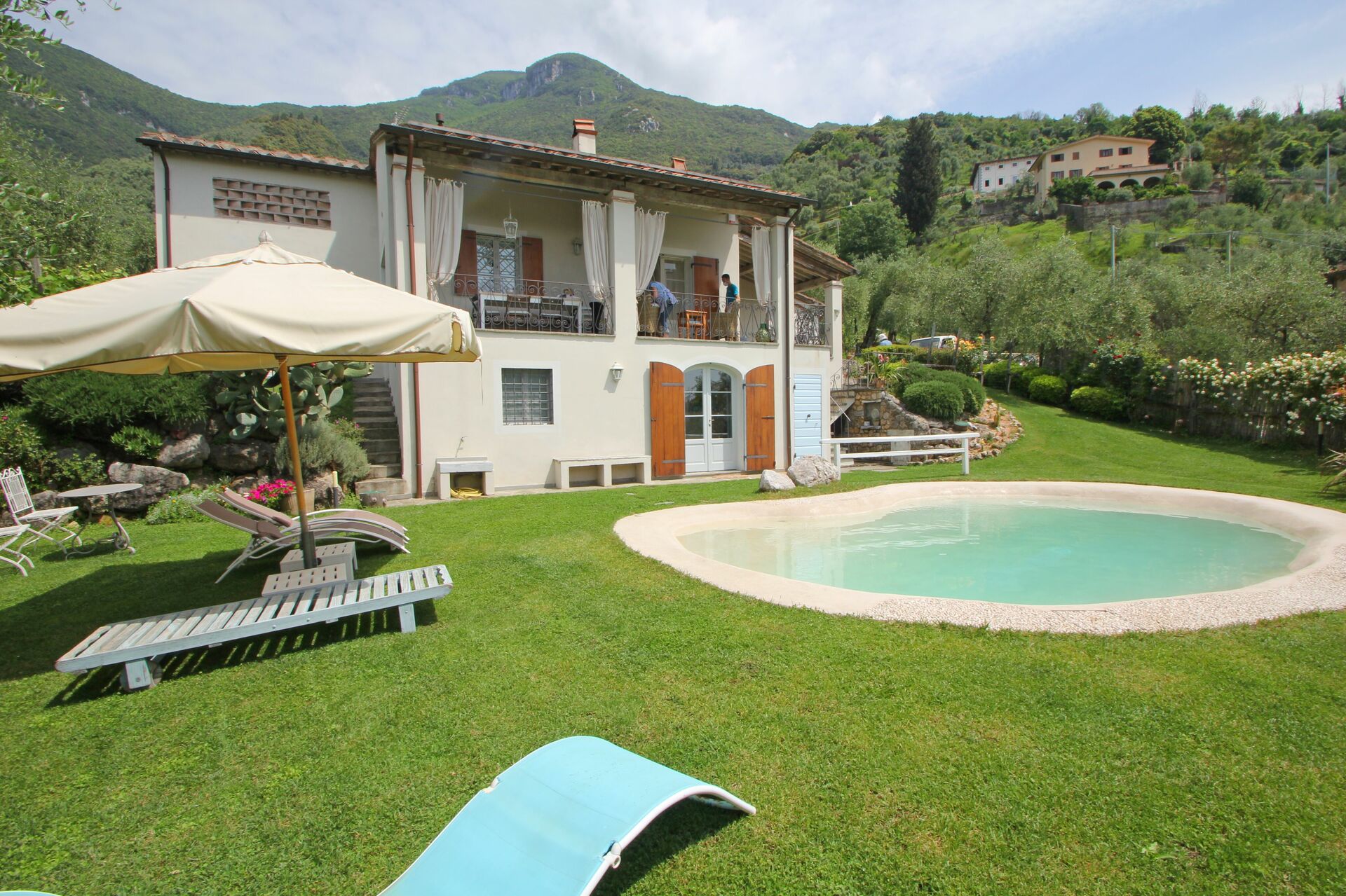 Steinhaus mit Pool bei Camaiore