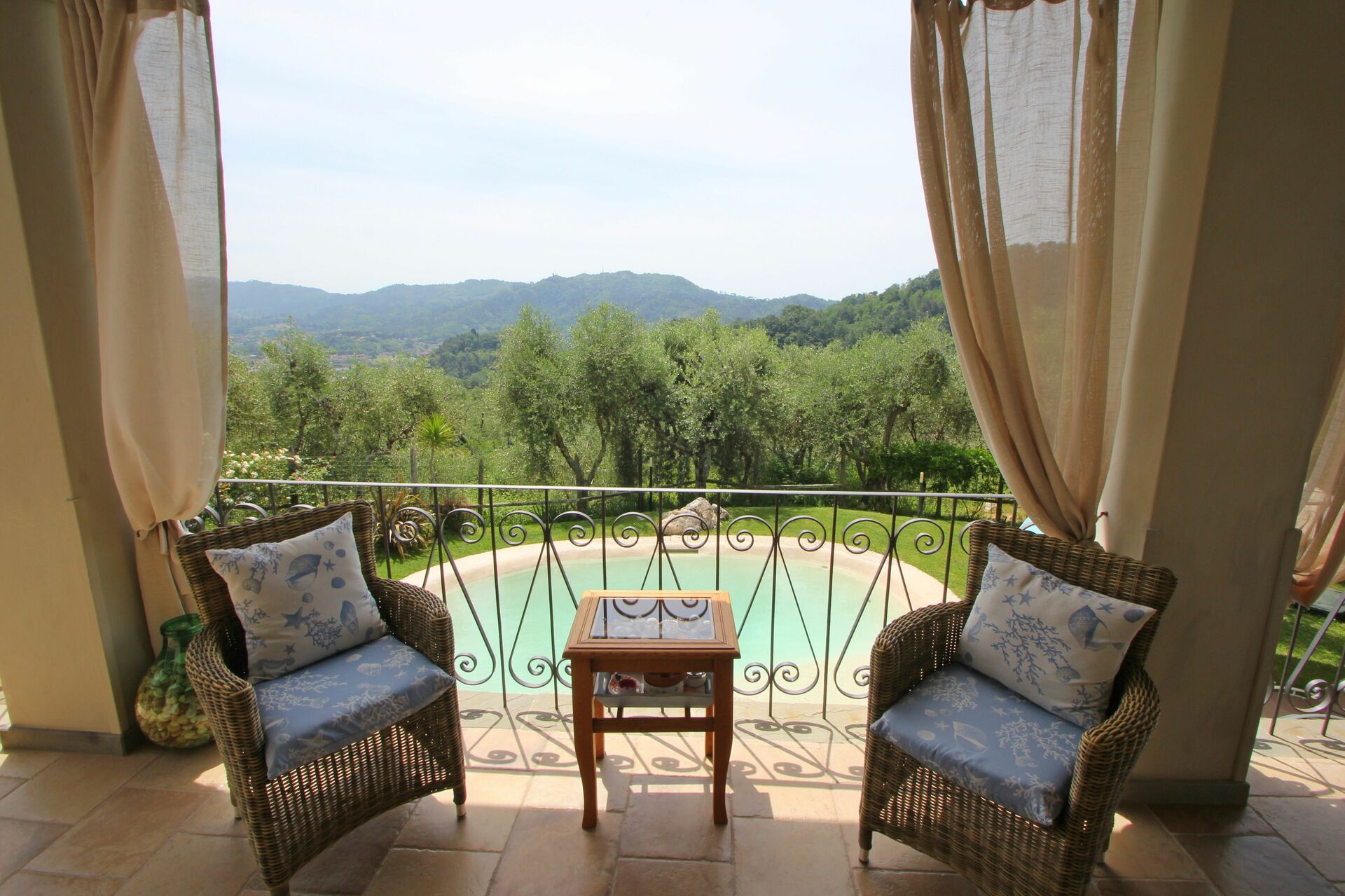 Tuscan Villa with Pool & Olive Grove – Montebello di Camaiore