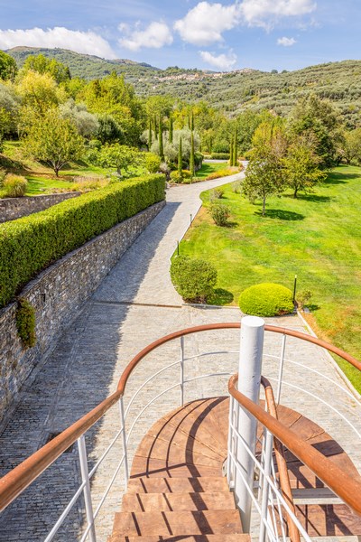 Prostorný dům s olivovým hájem u Imperie, Ligurie