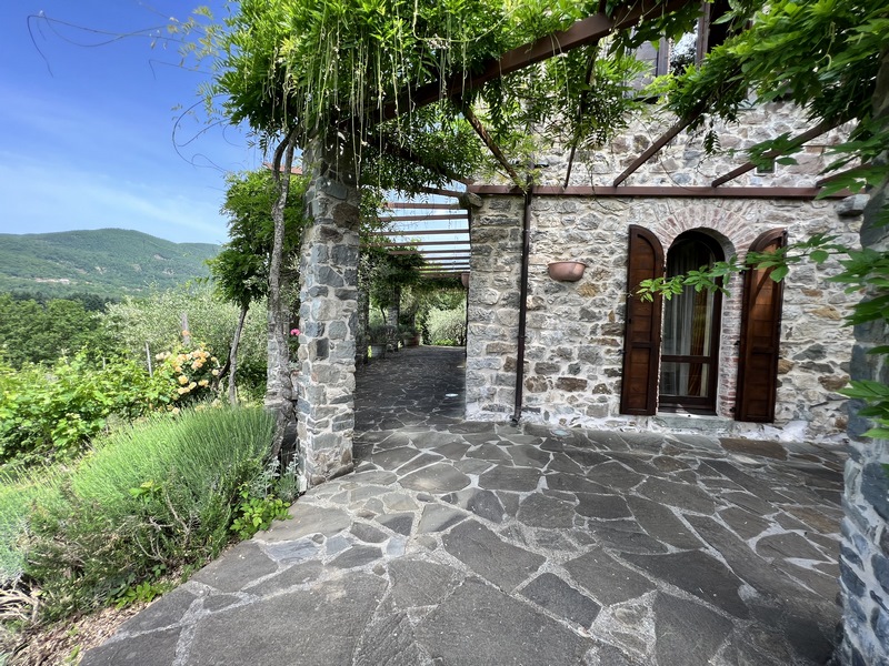 Luxurious property from the 13th century with pool