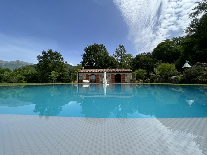 Luxurious property from the 13th century with pool
