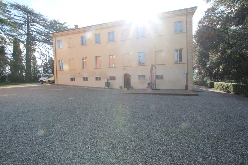 Flat in tuscan historical residence