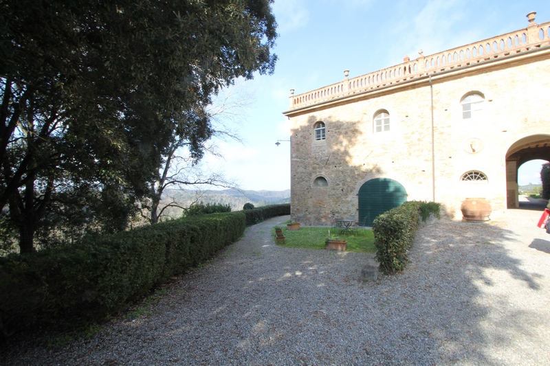 Flat in Historic Residence with Pool between Pisa & Florence