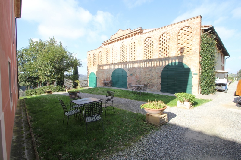 Flat in Historic Residence with Pool between Pisa & Florence