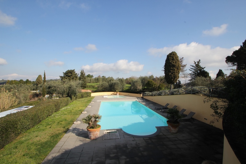 Flat in Historic Residence with Pool between Pisa & Florence