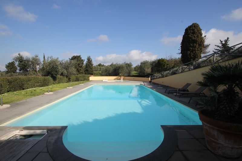 Flat in Historic Residence with Pool between Pisa & Florence