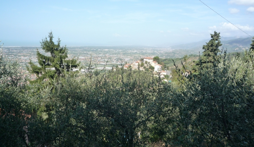 Isolated stone house with guest house above Camaiore