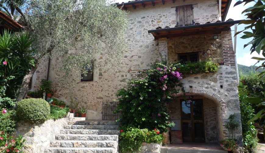 Isolated stone house with guest house above Camaiore