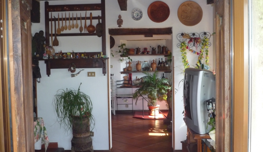 Isolated stone house with guest house above Camaiore