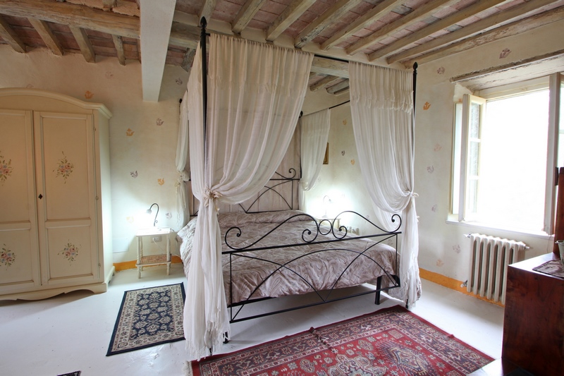 Charming Stone House with Cottage & Sea Views near Massarosa