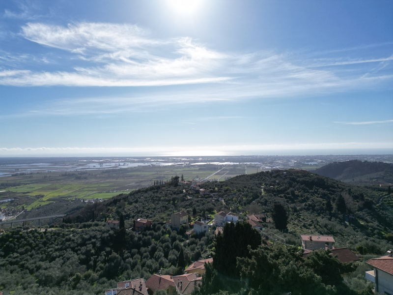 2 rustici con vista mare