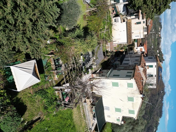 2 rustikale Häuser mit Meerblick